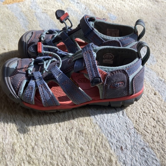 Kids keen sandals. - Picture 3 of 6